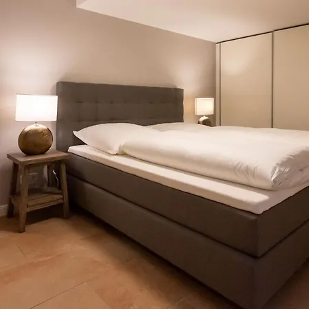 Achter Duenem, Whg 4 *