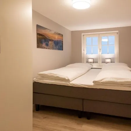 Achter Duenem, Whg 4 *